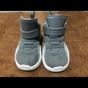 Grey Jordan’s sz 6c